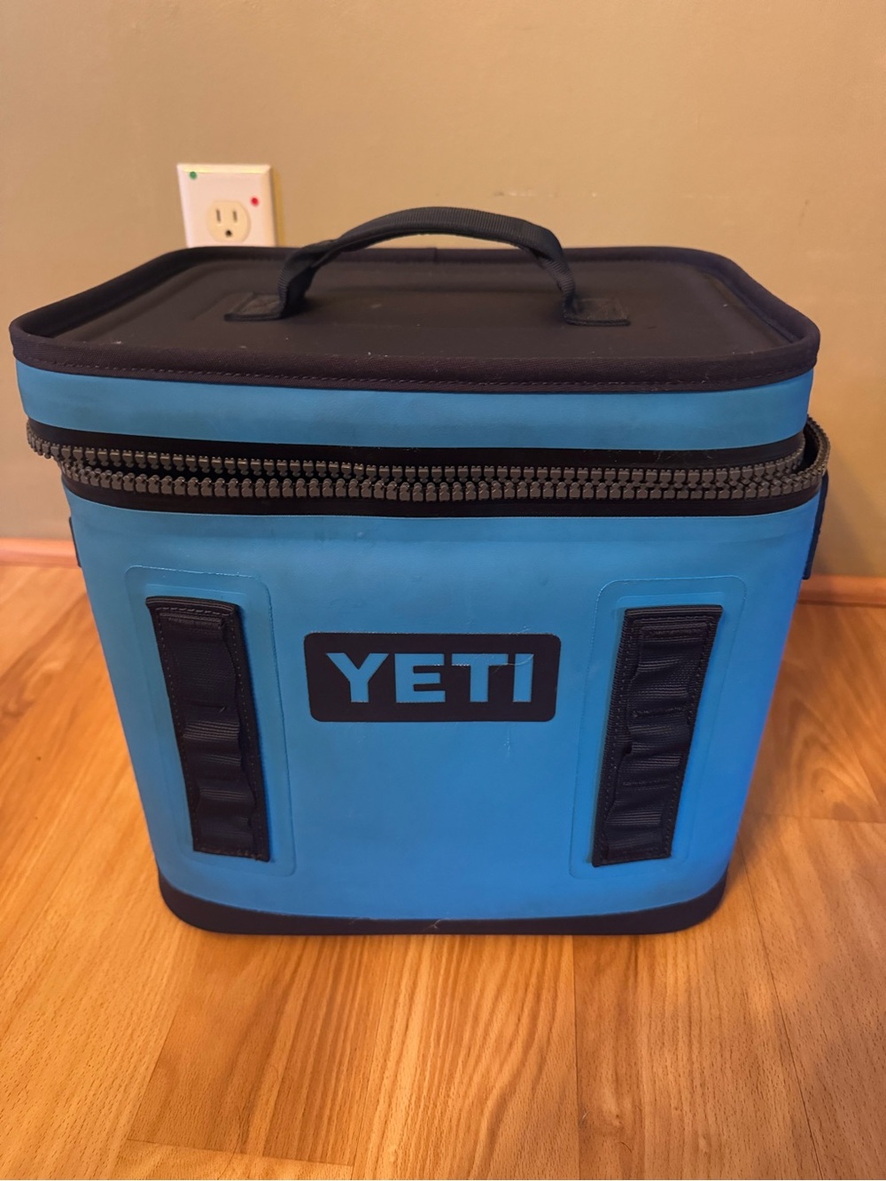 Yeti Hopper Flip 12